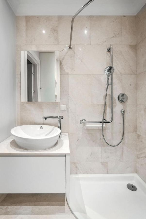 Design Studio Apartment With Balcony By Hostlovers Kaunas Exterior foto